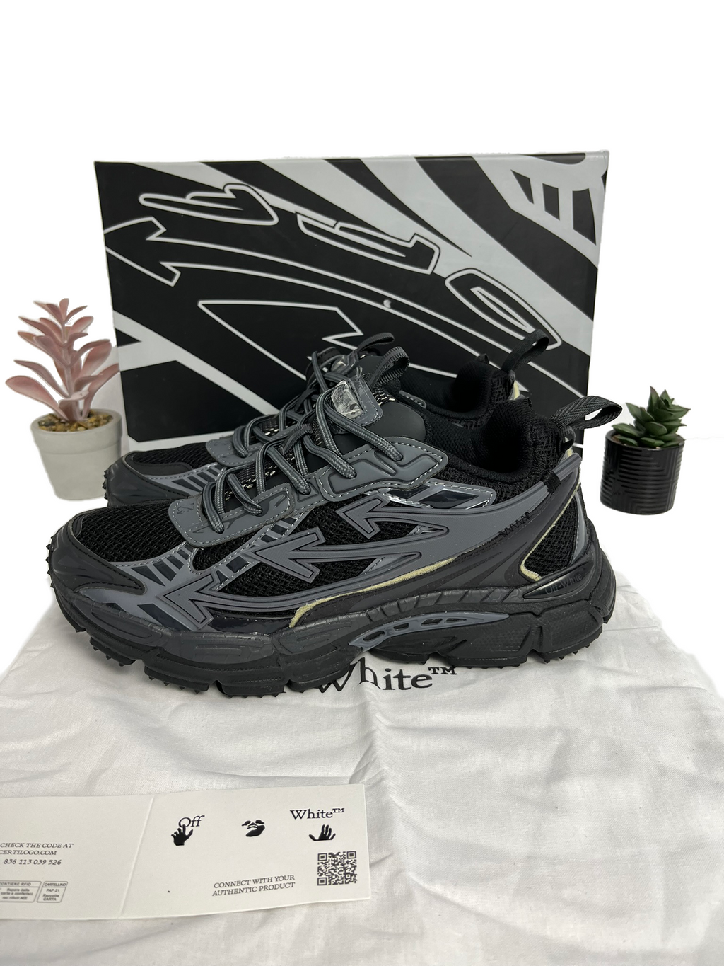 Off-White Be Right Back Black