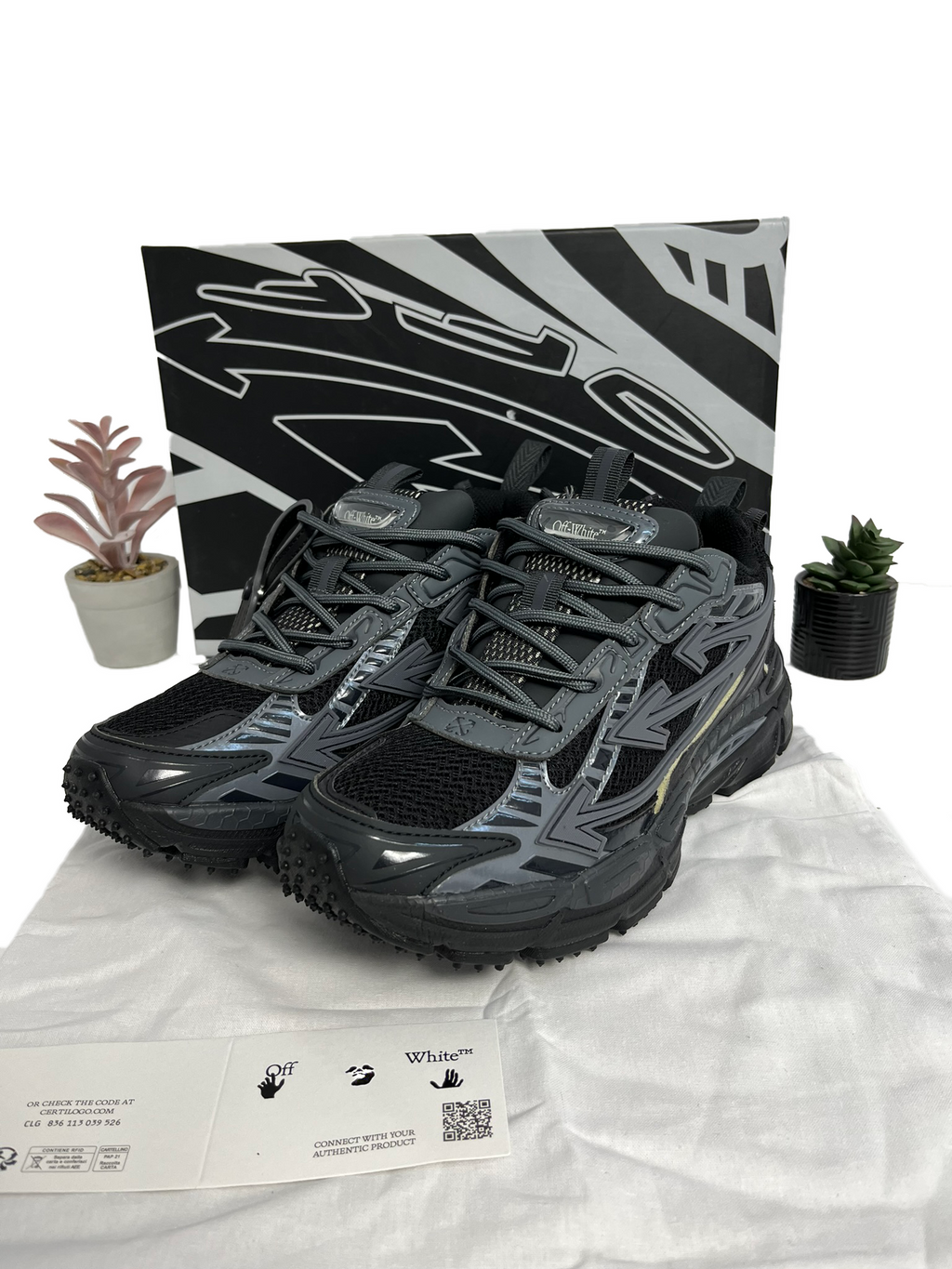 Off-White Be Right Back Black