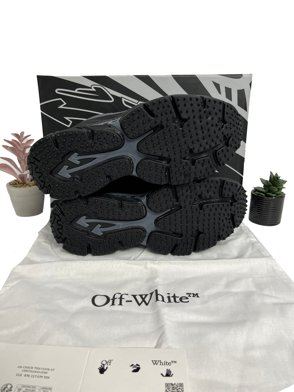 Off-White Be Right Back Black