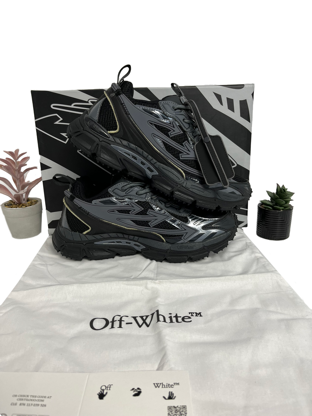 Off-White Be Right Back Black