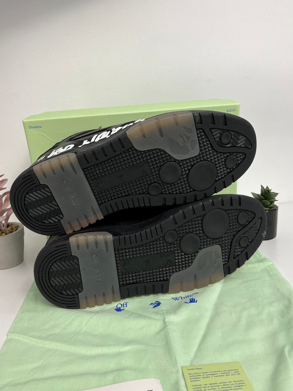 Off-White Out Of Office Negri