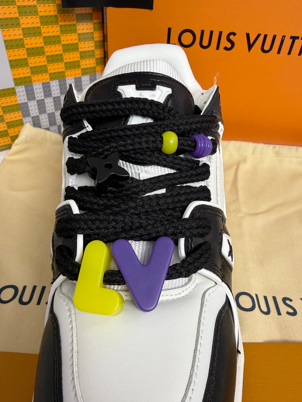 Louis Vuitton Maxi Negru