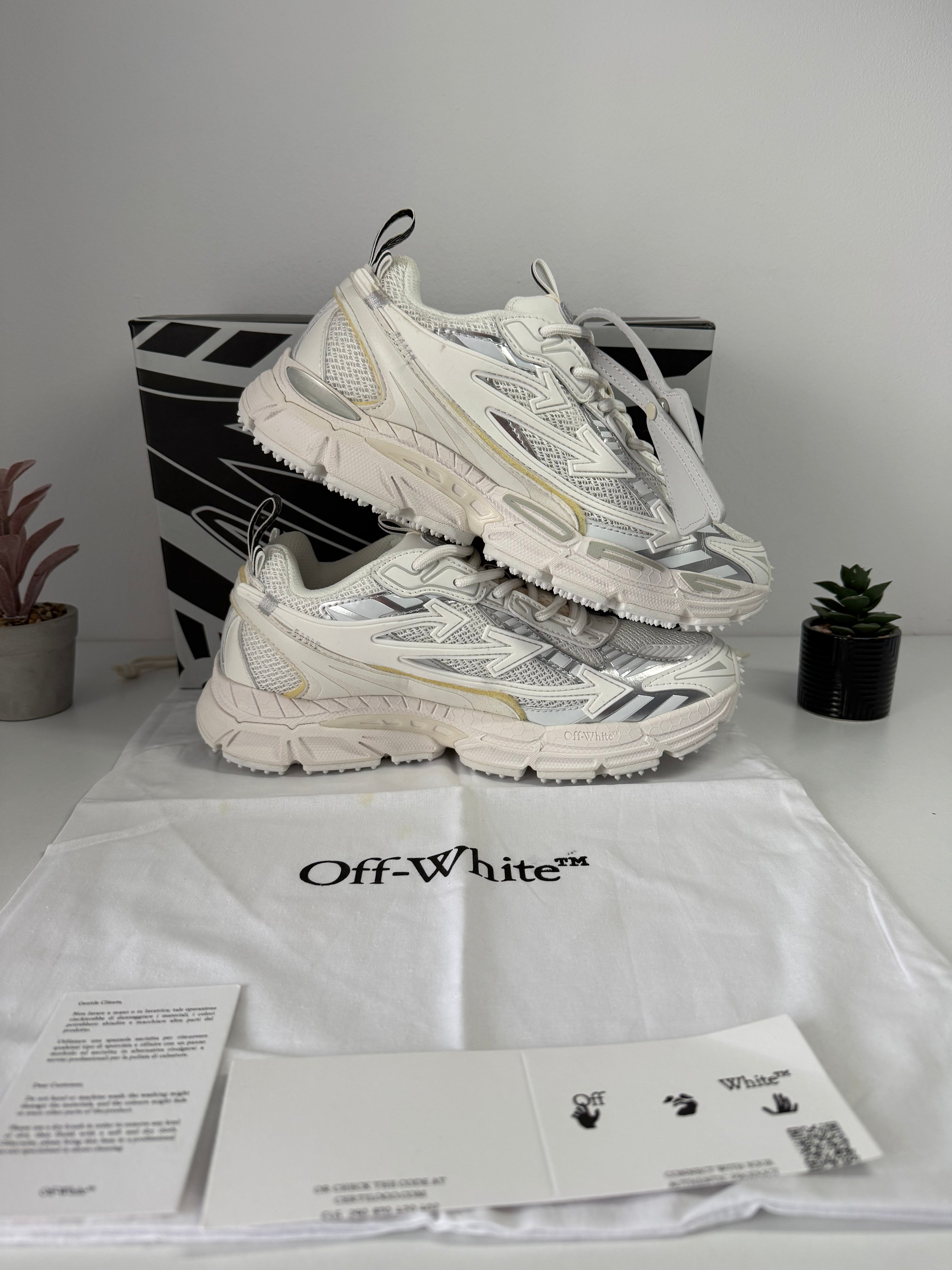 Off-White Be Right Back White
